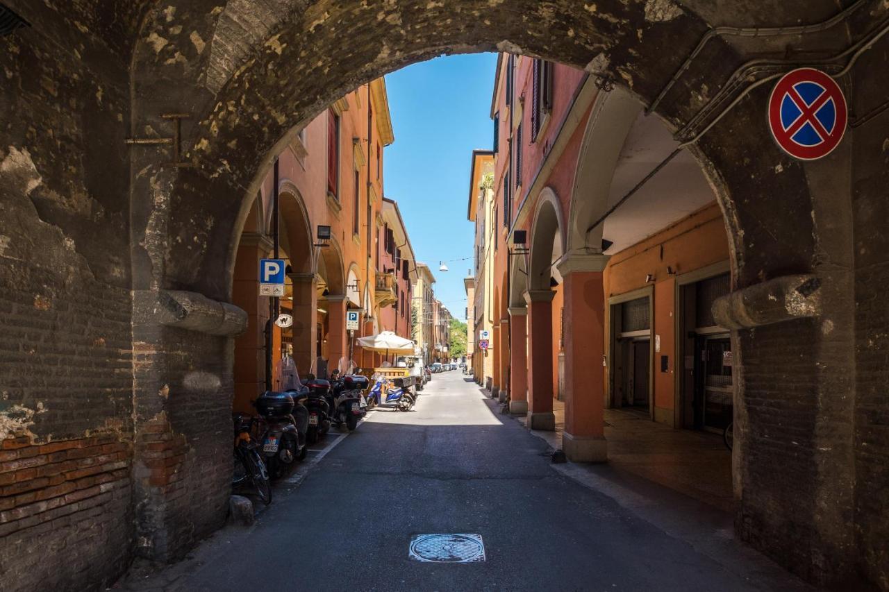 A Pochi Passi Dalla Finestrella Di Via Piella By Wonderful Italy Apartman Bologna Kültér fotó